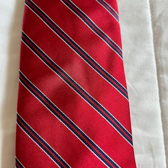 US Polo Association Red/Blue/White Striped Silk Tie - Picture 2 of 4
